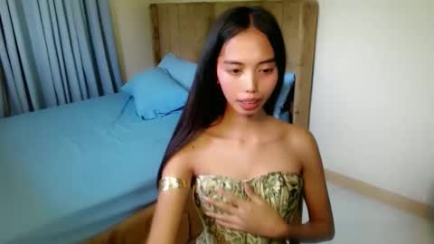sweetgirl_daphne online show from 04/13/26, 06:19