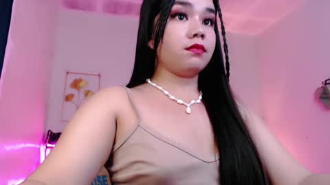 Snapshot of sweetgirl_mayxx chatting on 12/19/25, 01:34 May online show from 12/19/25, 01:34