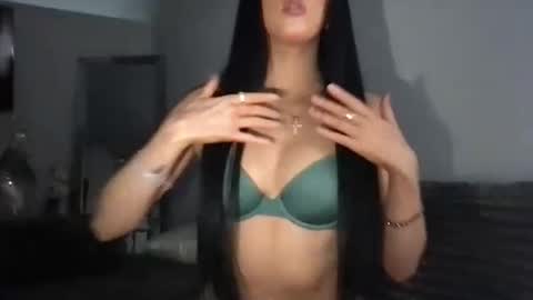 Gracie  online show from 10/02/25, 02:51