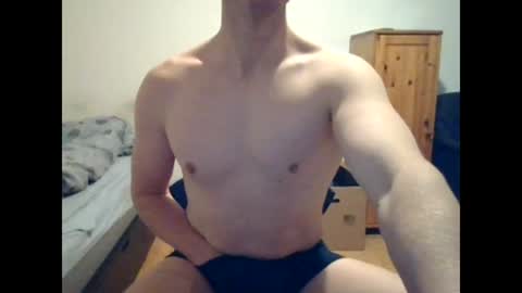 Snapshot of sweetguy8210 chatting on 11/24/25, 06:40 sweetguy8210 online show from 11/24/25, 06:40