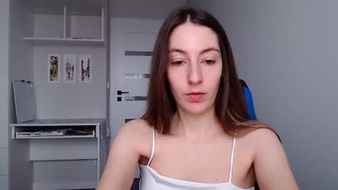 Emma  online show from 12/04/25, 09:29