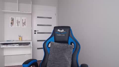 Emma  online show from 02/17/26, 09:50