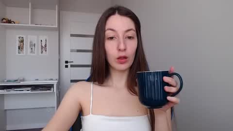 Emma  online show from 04/23/26, 09:41