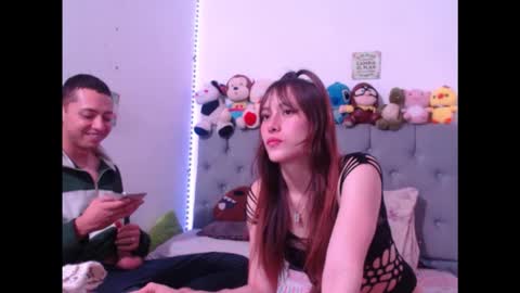 Snapshot of sweethoney22_ chatting on 01/21/25, 07:58 Sabrina y Eliot online show from 01/21/25, 07:58
