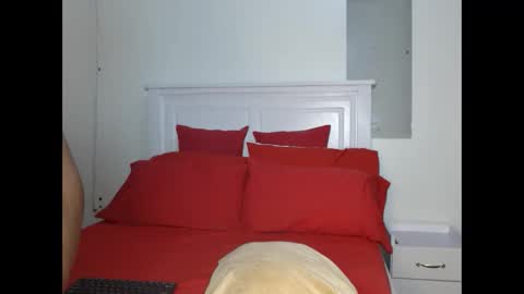 Snapshot of sweetice_01 chatting on 01/27/25, 08:17 euny online show from 01/27/25, 08:17