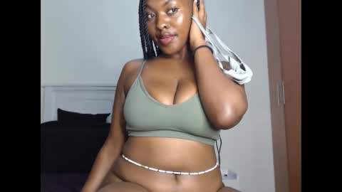 Snapshot of sweetice_01 chatting on 01/13/26, 03:12 euny online show from 01/13/26, 03:12