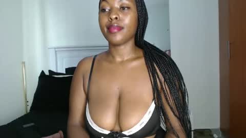 Snapshot of sweetice_01 chatting on 04/22/26, 05:21 euny online show from 04/22/26, 05:21