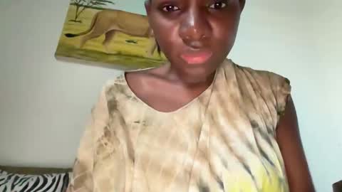 Snapshot of sweetie2424 chatting on 09/21/25, 02:51 sweetie224 online show from 09/21/25, 02:51