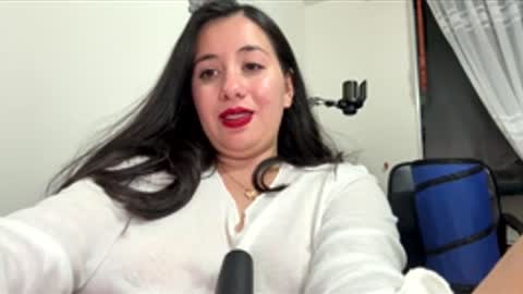 Ana Mara  i cant Make noise My family is here  online show from 01/19/26, 05:00