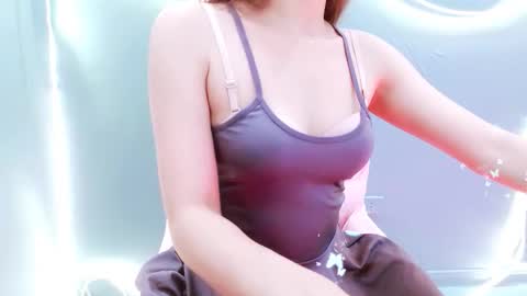 Snapshot of sweetie_bae99 chatting on 04/06/26, 03:48 sweetie_bae99 online show from 04/06/26, 03:48