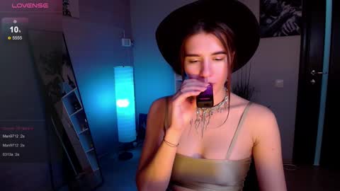 Snapshot of sweetie_catt chatting on 02/11/25, 12:27 sweetie_catt online show from 02/11/25, 12:27