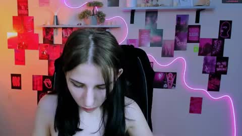 Snapshot of sweetie_chloe_ chatting on 04/22/26, 08:50 Chloe online show from 04/22/26, 08:50