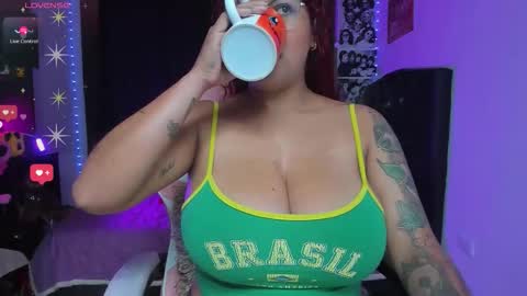 Snapshot of sweetie_lena_ chatting on 01/10/26, 05:09 online show from 01/10/26, 05:09