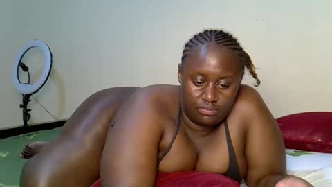 Snapshot of sweetie_lola chatting on 02/24/26, 12:30 Lola online show from 02/24/26, 12:30