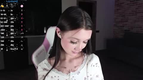 Snapshot of sweetiebones chatting on 12/24/24, 02:12 bratty gf online show from 12/24/24, 02:12