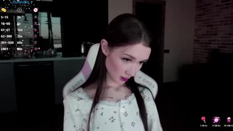 Snapshot of sweetiebones chatting on 02/07/25, 03:34 bratty gf online show from 02/07/25, 03:34