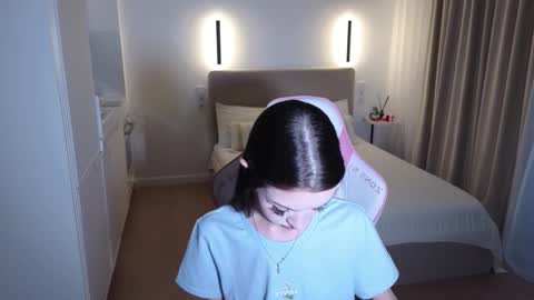 Snapshot of sweetiebones chatting on 01/12/26, 09:14 bratty gf online show from 01/12/26, 09:14