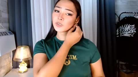 sweetiefox1 online show from 09/12/25, 12:55