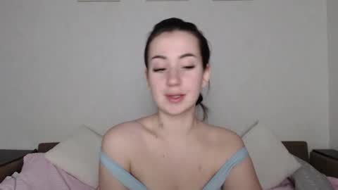 Snapshot of sweetiekendl chatting on 01/19/25, 10:39 Kendl online show from 01/19/25, 10:39