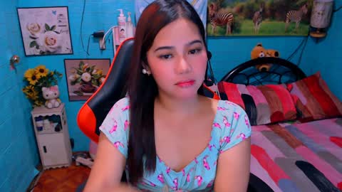 Nicole online show from 01/15/25, 06:40