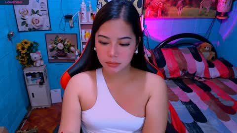 Nicole online show from 02/25/25, 07:03