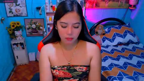 Nicole online show from 03/08/25, 10:02