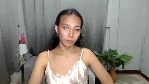 Snapshot of sweetiie_caren chatting on 02/15/25, 04:47 CAREN online show from 02/15/25, 04:47