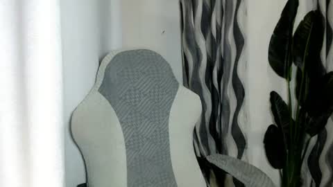 Snapshot of sweetiie_caren chatting on 07/14/26, 12:11 CAREN online show from 07/14/26, 12:11