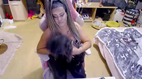 Snapshot of sweetjess022 chatting on 11/14/25, 11:02 jessica online show from 11/14/25, 11:02