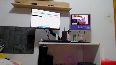 Snapshot of sweetjess022 chatting on 11/18/25, 11:15 jessica online show from 11/18/25, 11:15