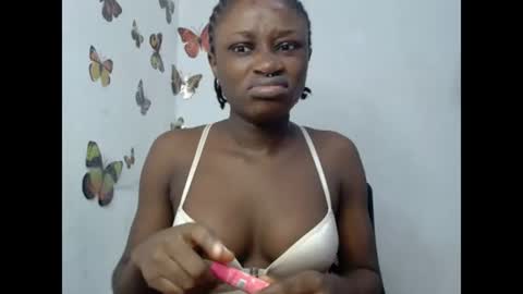 Snapshot of sweetjuicyclit chatting on 07/15/26, 11:59 zuri online show from 07/15/26, 11:59