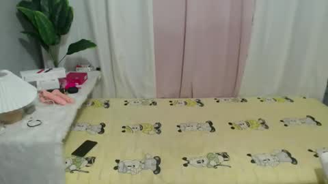 -TheGirlnamedJULIA- online show from 10/17/25, 05:43