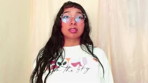 Snapshot of sweetkairi chatting on 11/09/25, 03:49 mishel online show from 11/09/25, 03:49