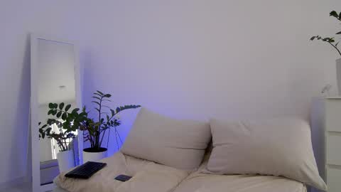 SweetKira1 online show from 03/24/26, 06:29