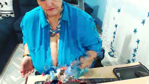 Snapshot of sweetladyrebeka chatting on 02/28/25, 10:41 Rebeka online show from 02/28/25, 10:41