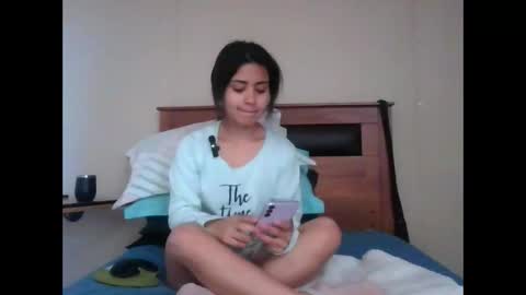 Snapshot of sweetlatinafit chatting on 11/18/25, 12:20 sweetlatinafit online show from 11/18/25, 12:20