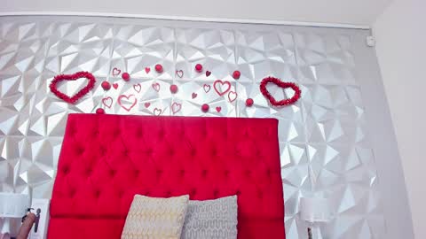 Snapshot of sweetlauren19 chatting on 02/18/25, 08:27 Lauren online show from 02/18/25, 08:27