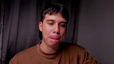 Snapshot of sweetlian_04 chatting on 12/14/24, 04:12 Lian online show from 12/14/24, 04:12