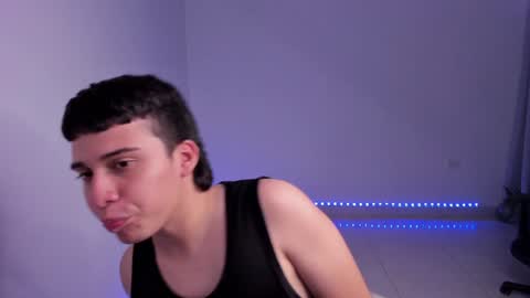 Snapshot of sweetlian_04 chatting on 01/24/25, 06:03 Lian online show from 01/24/25, 06:03