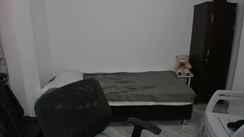 Lian online show from 12/16/25, 01:43