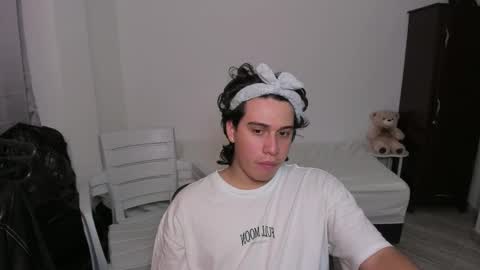 Lian online show from 12/17/25, 06:47