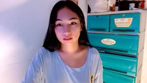 Snapshot of sweetlilly_18 chatting on 09/18/25, 03:58 Lilly online show from 09/18/25, 03:58