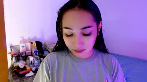 Snapshot of sweetlilly_18 chatting on 11/10/25, 03:16 Lilly online show from 11/10/25, 03:16