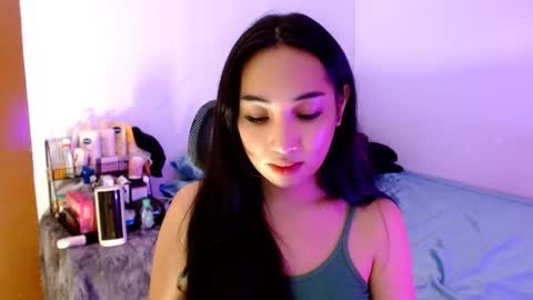 Snapshot of sweetlilly_18 chatting on 11/17/25, 03:56 Lilly online show from 11/17/25, 03:56