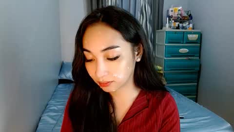 Snapshot of sweetlilly_18 chatting on 01/12/26, 05:34 Lilly online show from 01/12/26, 05:34