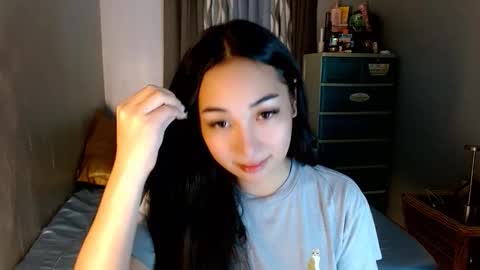 Snapshot of sweetlilly_18 chatting on 01/19/26, 03:10 Lilly online show from 01/19/26, 03:10