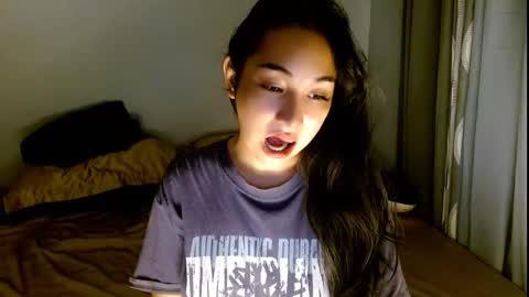 Snapshot of sweetlilly_18 chatting on 03/01/26, 09:33 Lilly online show from 03/01/26, 09:33