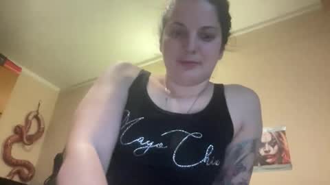 Snapshot of sweetmandyy chatting on 11/17/25, 12:55 sweetmandyy online show from 11/17/25, 12:55