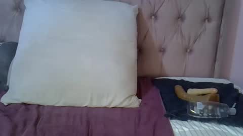 Snapshot of sweetmellowx1 chatting on 03/01/25, 07:04 sweetmellowx1 online show from 03/01/25, 07:04