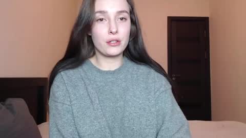 Mia online show from 04/14/26, 06:14